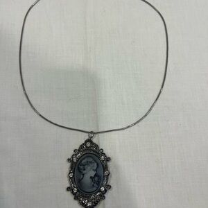 Elegant Silver Cameo Pendant Necklace